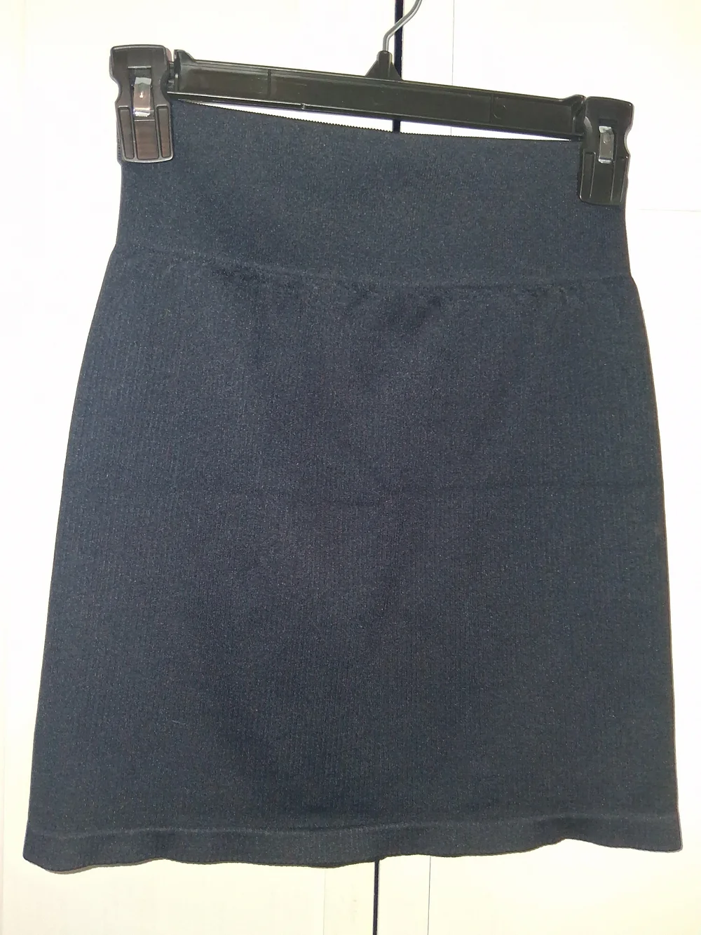 OQQ Black Ribbed Knit Mini Skirt with High Waist
